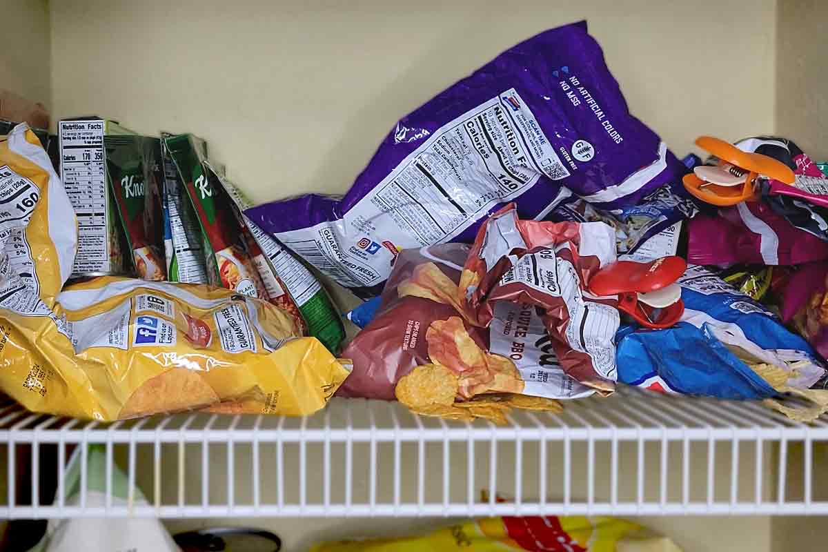 messy-pantry-baghero_a